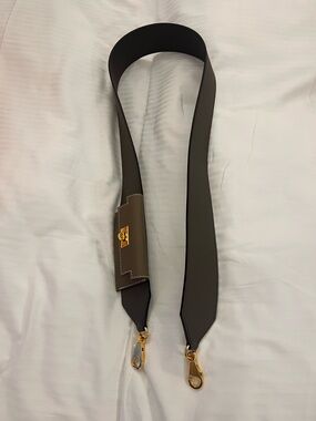 Hermes Kelly pocket strap Etain with etoupe GHW pocket .bnib full set